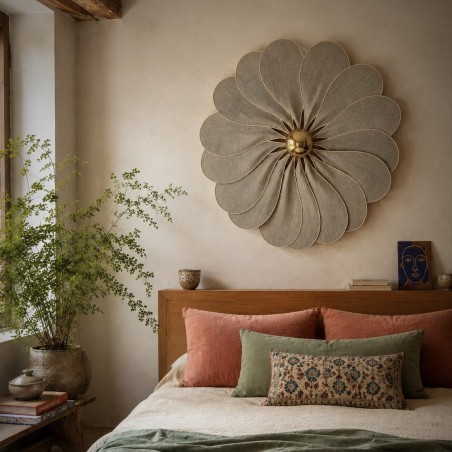 Applique murale fleur, modèle Tournesol, 16 pétales en rotin et lin naturel