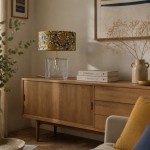 Lampe vintage en pavé de verre lumineux et abat-jour fleuri artisanal.
