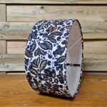 abat-jour cylindrique fleuri bleu
