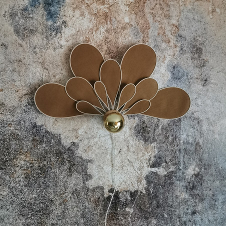 Applique murale fleur 11 pétales en rotin et lin