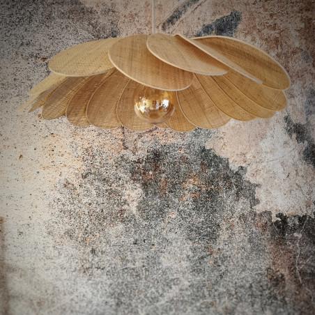 Suspension fleur 18 pétales en rotin et raphia