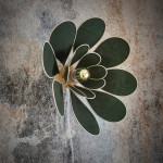 Applique murale fleur en rotin et lin vert sapin