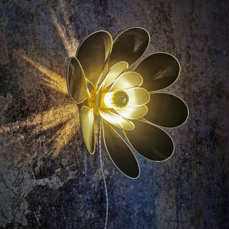 Applique murale fleur en rotin et lin vert sapin