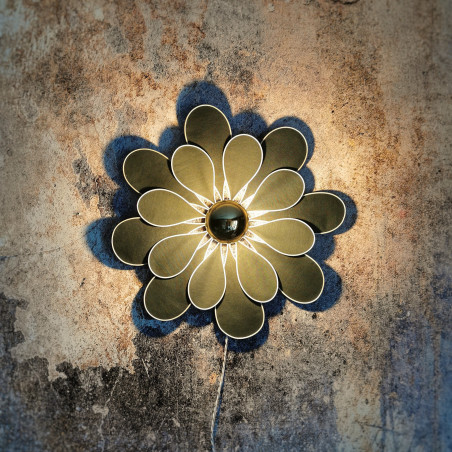 Applique murale fleur pétales en rotin et lin vert sapin