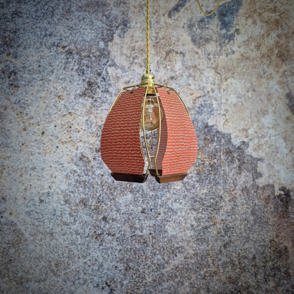 Suspension, baladeuse, structure vintage, tissu géométrique rouge