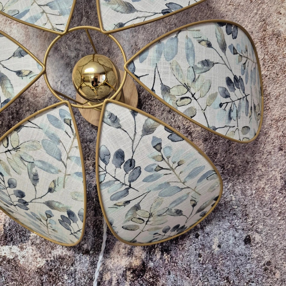 Applique Lotus, structure métal, 6 pétales en tissu fleur bleu pastel
