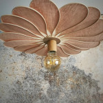 Suspension fleur Tournesol, 18 pétales en rotin et lin vieux rose