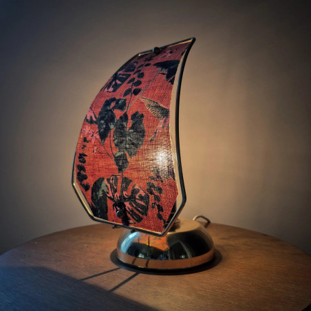 Lampe à poser pied vintage et panneau en lin fleuri