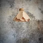 Suspension Nénuphar, 16 pétales en rotin et lin vieux rose