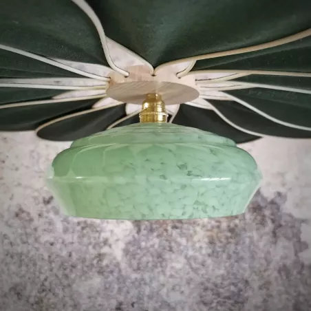 Suspension fleur, Pâquerette, 12 pétales en rotin et lin vert sapin et globe vintage en verre de Clichy vert