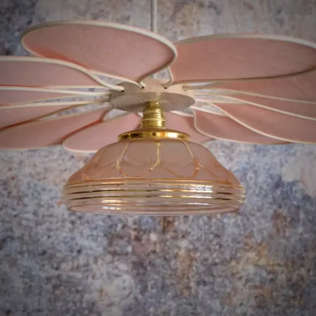 Suspension fleur, Pâquerette, 12 pétales en rotin et lin blush, globe vintage rosé