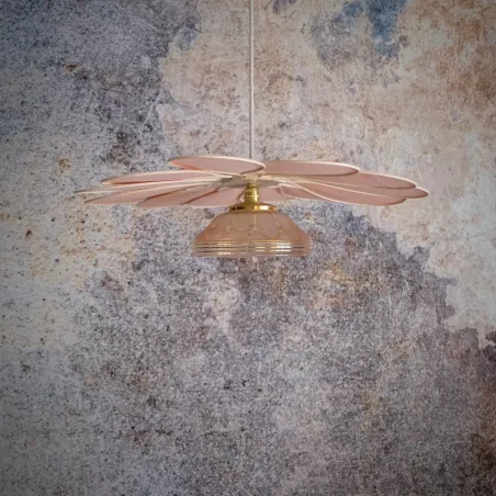 Suspension fleur, Pâquerette, 12 pétales en rotin et lin blush, globe vintage rosé