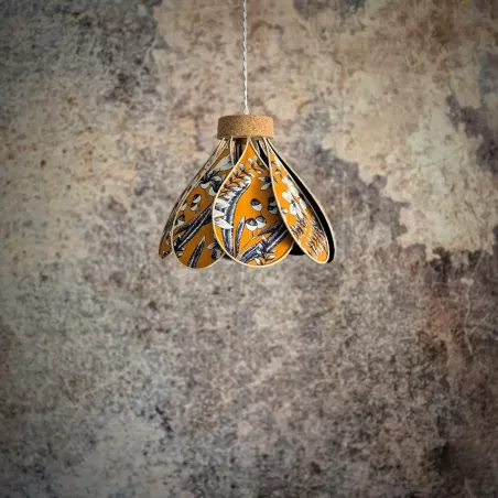 Suspension fleur Nymphéa, 8 pétales en rotin et tissu fleuri orange, bleu et blanc