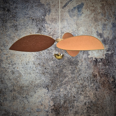 Suspension fleur XXL,  modèle Alba, 3 pétales, structure métal doré, lin rouille pour une déco graphique et contemporaine