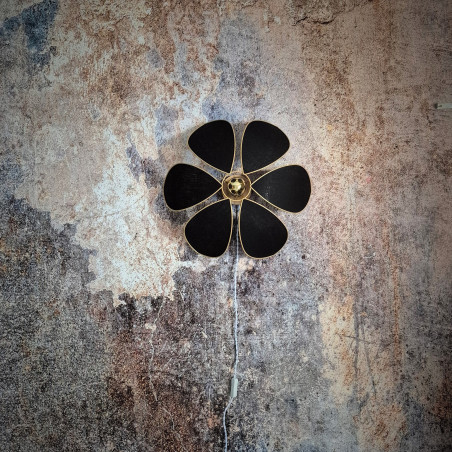 Applique murale fleur, modèle Lotus, structure métal, 6 pétales en lin noir, pour une déco chic et fleurie