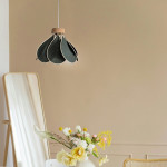 Suspension fleur, modèle Nymphéa, 8 pétales en rotin et lin vert sapin, pour une déco fleurie et bohème