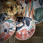 Applique murale fleur, modèle Nymphéa, 8 pétales en rotin et imprimé fleuri tropical