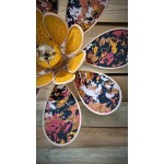 Applique murale Nénuphar, 16 pétales en rotin et tissu rétro et broderie orange ajourée