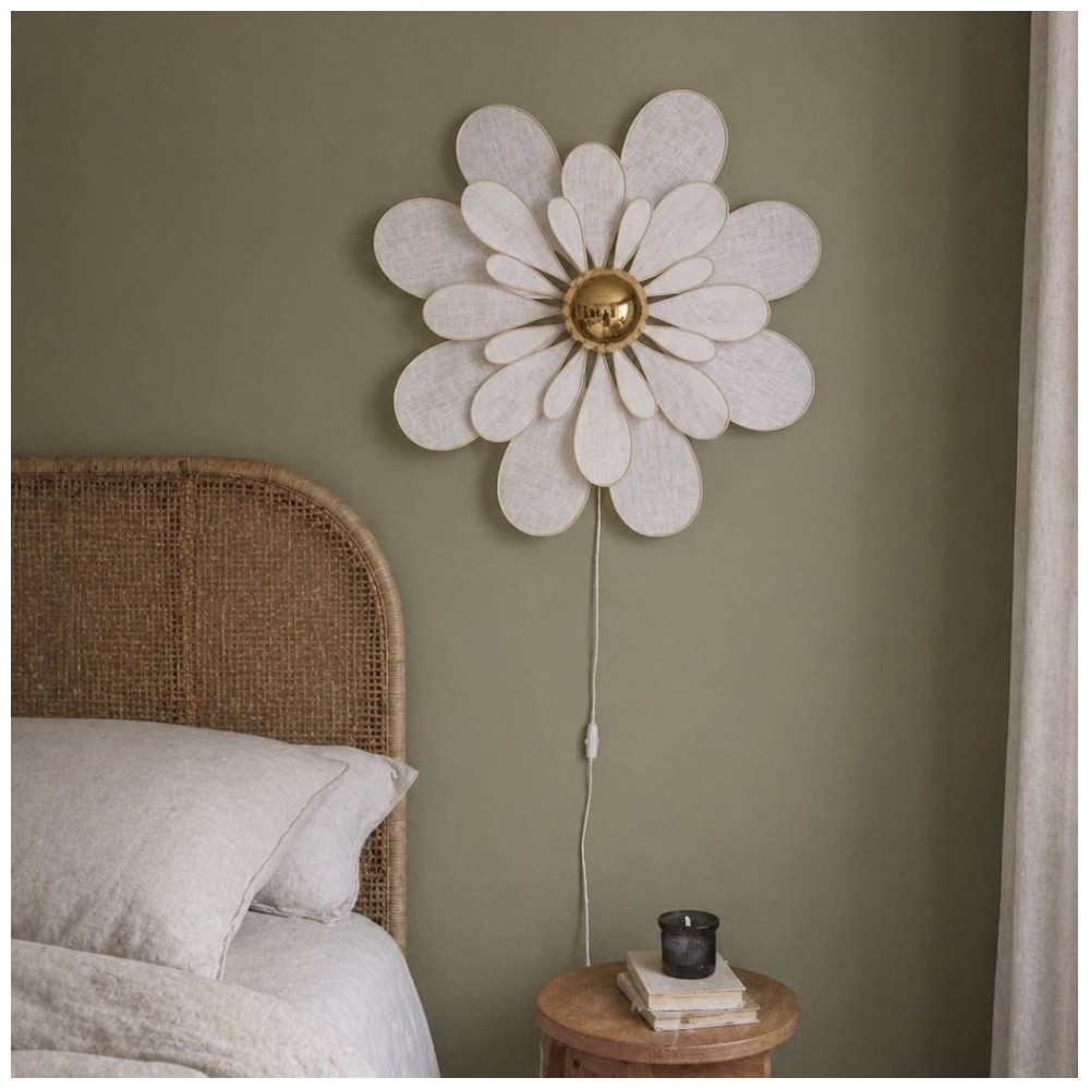 Applique murale fleur, modèle Marguerite, La Classique, 24 pétales en rotin et lin blanc
