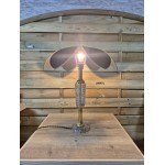 Lampe à poser fleur Lotus avec abat-jour en lin noir et pied en verre ancien.